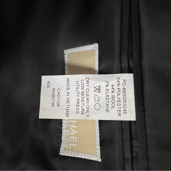 NWT MICHAEL KORS DARK NAVY TWO BUTTON WOOL BLEND SUIT JACKET SIZE 40 - Picture 10 of 10